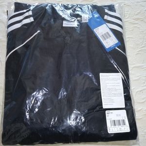 Adidas jacket NEW. Large